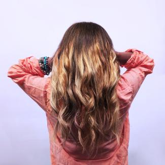 Ebony Styles Beauty Salon - Hair extension with blond color highlights